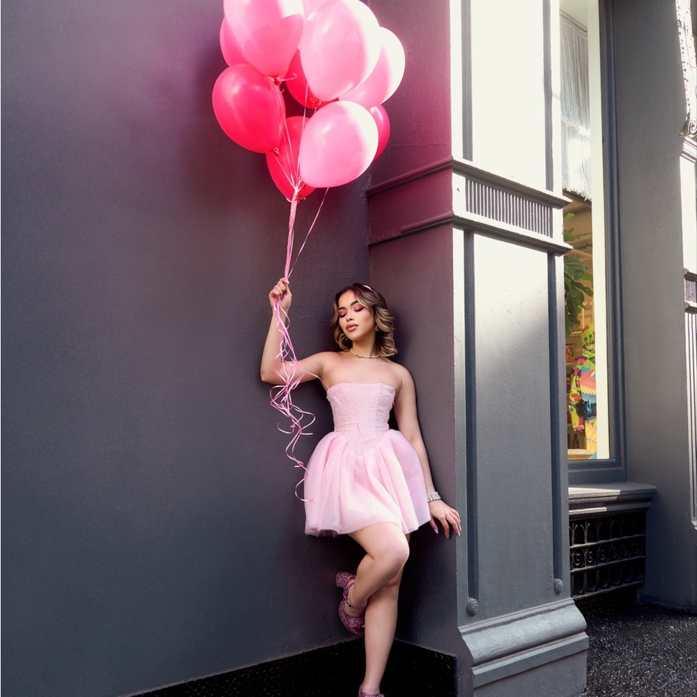 Chic Pink Strapless Dress with Balloons